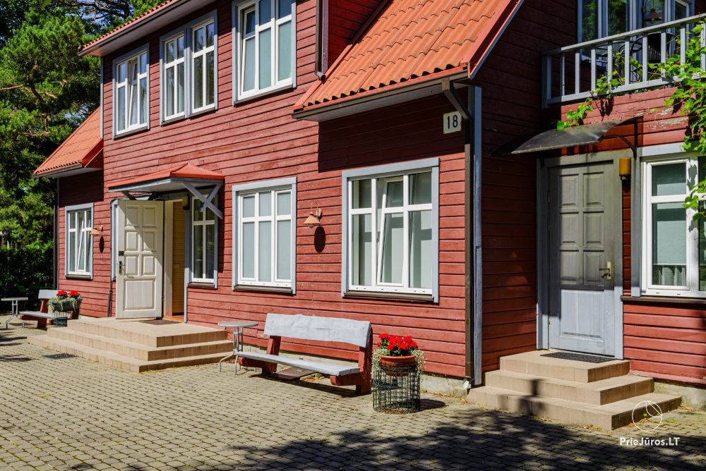 Pokoje i małe apartamenty w centrum Połągi - 1