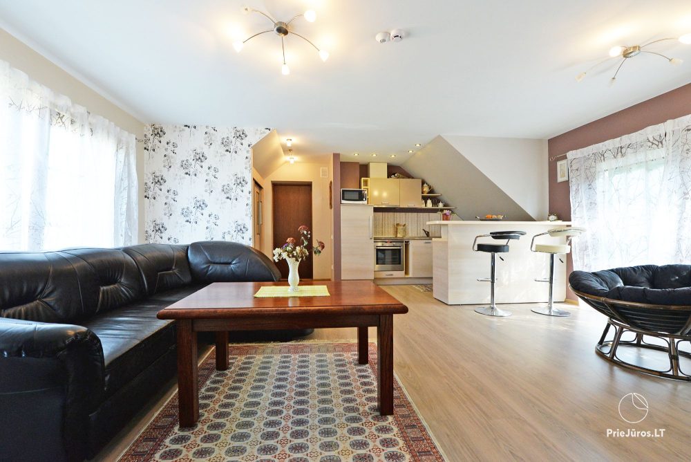 Nr 1 Trzypokojowe (z dwiema sypialniami) apartamenty (dla 4+2 osób)
