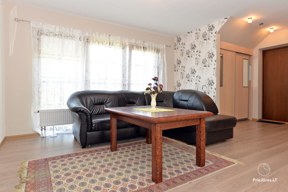 Nr 1 Trzypokojowe (z dwiema sypialniami) apartamenty (dla 4+2 osób)