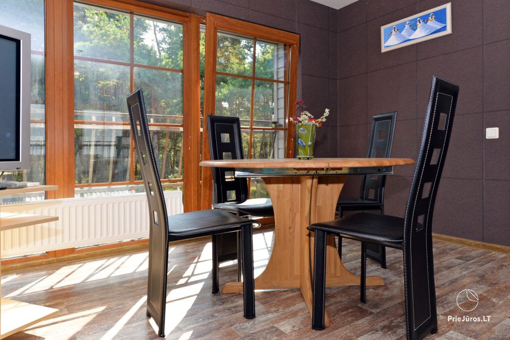 Nr 2 Trzypokojowe (z dwiema sypialniami) apartamenty (dla 4+2 osób)