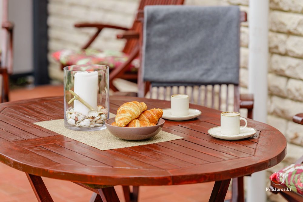Przytulny domek Family Inn z tarasem