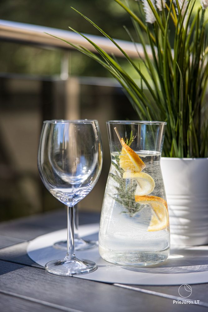 Kompleks apartamentów i restauracja Lagūna w Sventoji bardzo blisko morza