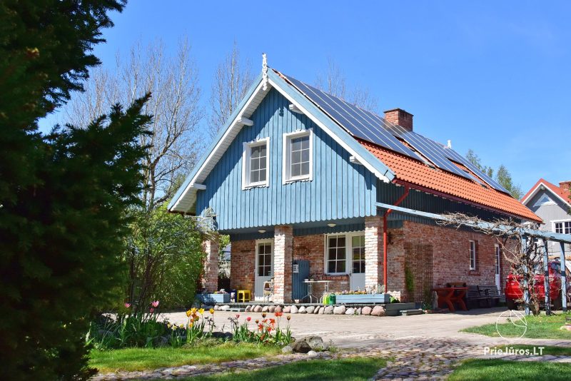 Apartamenty i pokoje w Połądze z kuchniami, Szerokie podwórze, plac zabaw dla dzieci, 500 m do morza