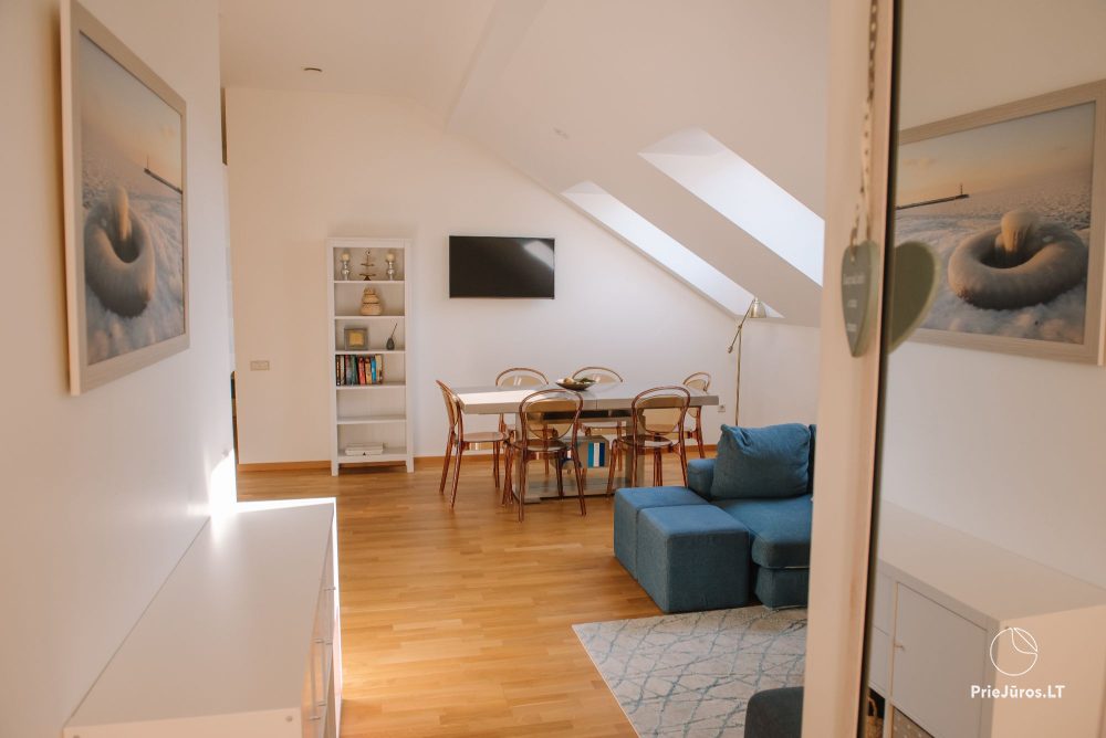 Przestronny 3-pokojowy apartament w Nidzie z balkonem / tarasem