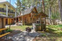 Domki w sosnowym lesie w Połądze, nad morzem i apartamenty w „Malūno vilos”