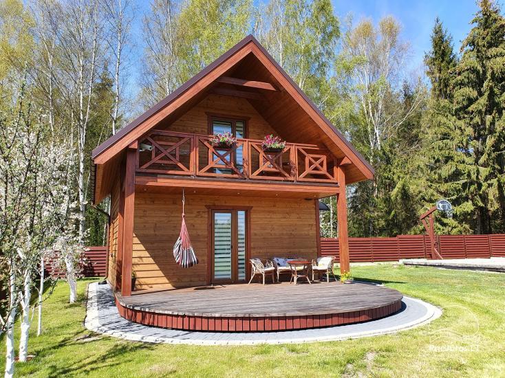  Drewniany dom wakacyjny - mała willa w Połądze