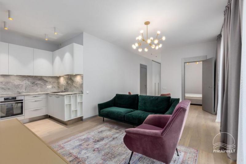 Prywatne apartamenty do wynajęcia w centrum Jurmali z tarasem 20m2, 300m do morza