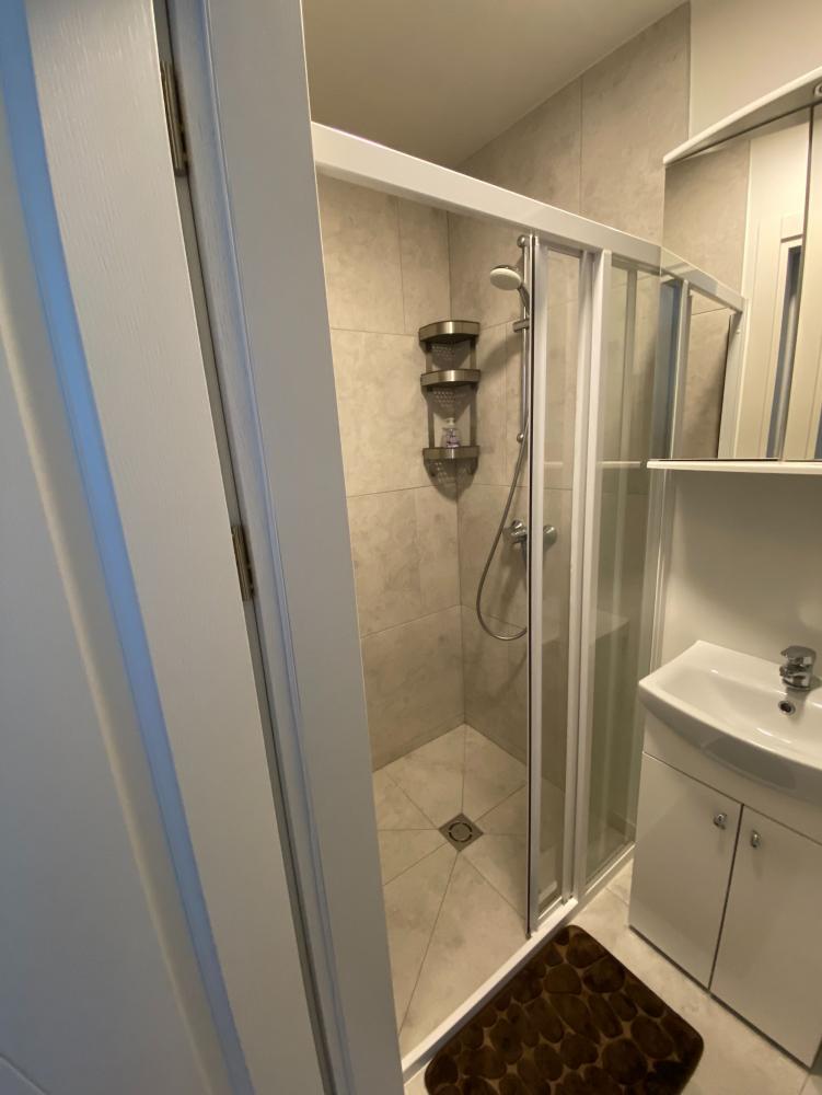 Przytulne apartamenty na twój wypoczynek w Kunigiškės z basenem na zewnątrz
