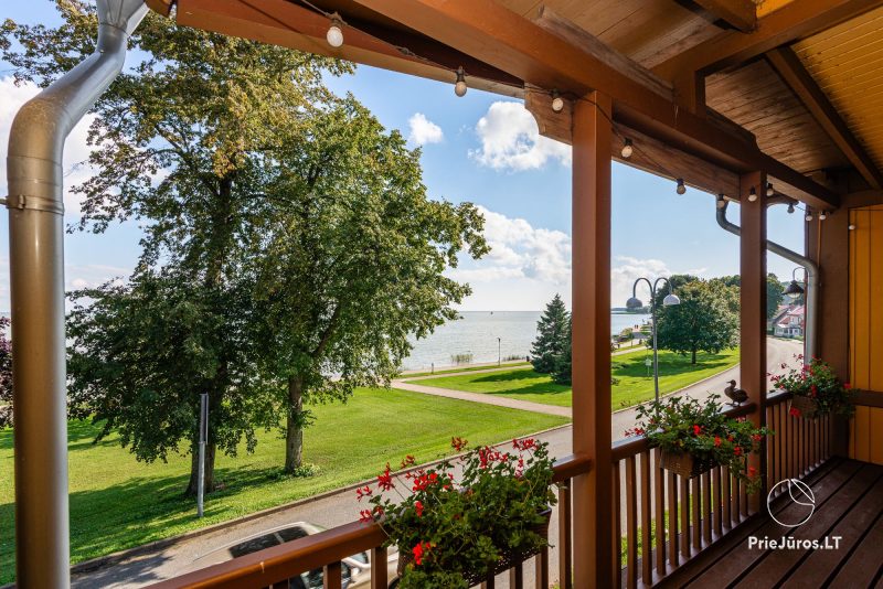 „Anties namai” z dużym tarasem z widokiem na lagunę