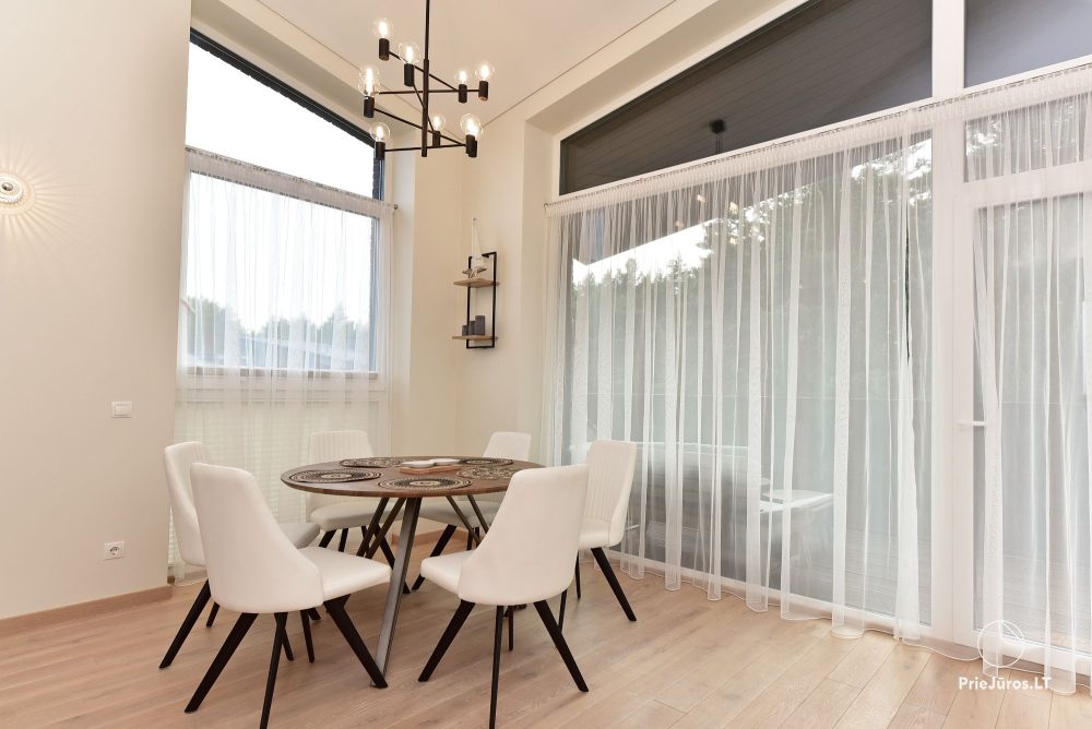 Nowe, przestronne apartamenty „Palangos Vilnele” otoczone sosnami, blisko morza z klimatyzacją i przestronnymi tarasami z widokiem na las sosnowy i morze