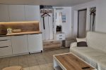 Mieszkanie z balkonem i tarasem do wynajęcia w centrum Sventoji - 4