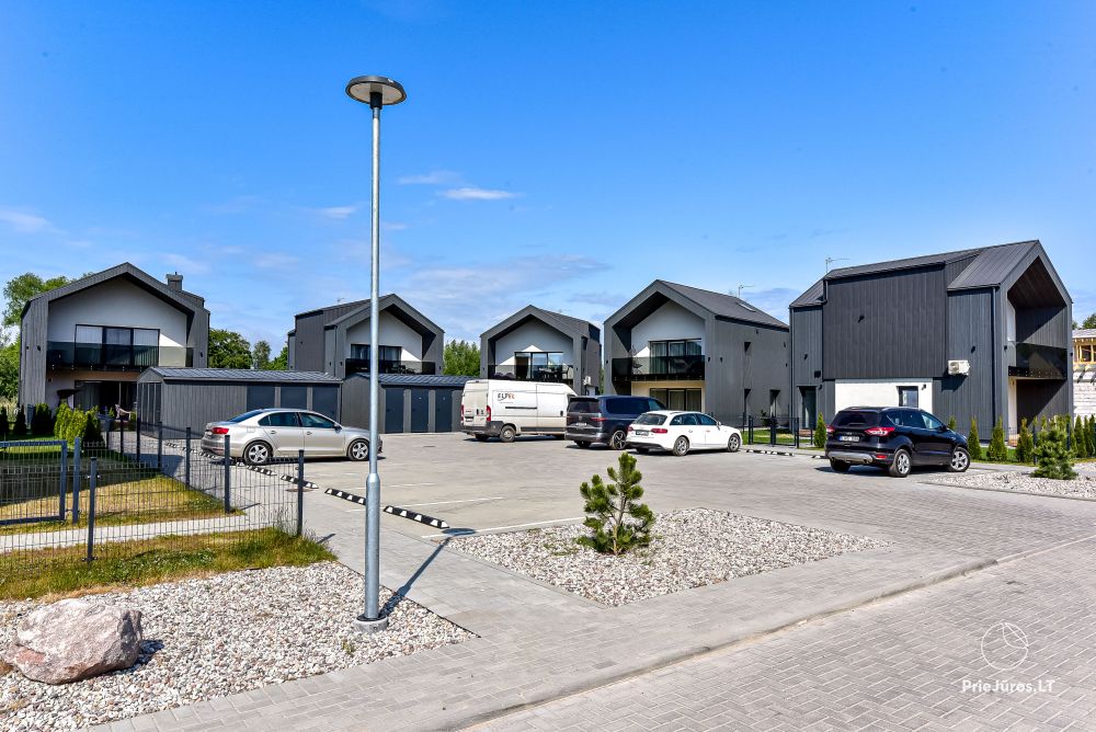 Zupełnie nowe apartamenty „Genys” z prywatnym podwórkiem i dużym tarasem