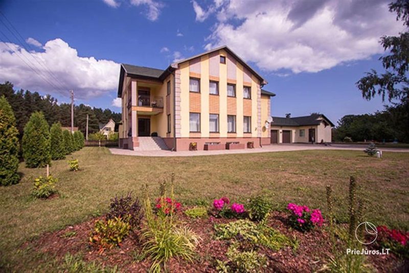 Dom NeiļuNams