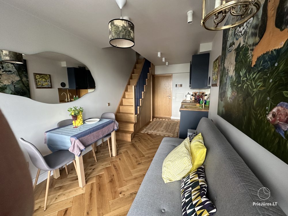 Stylowy apartament dla czterech osób w Pervalce nad brzegiem zalewu. Mieszkanie z tarasem dla dwóch osób w Juodkrante