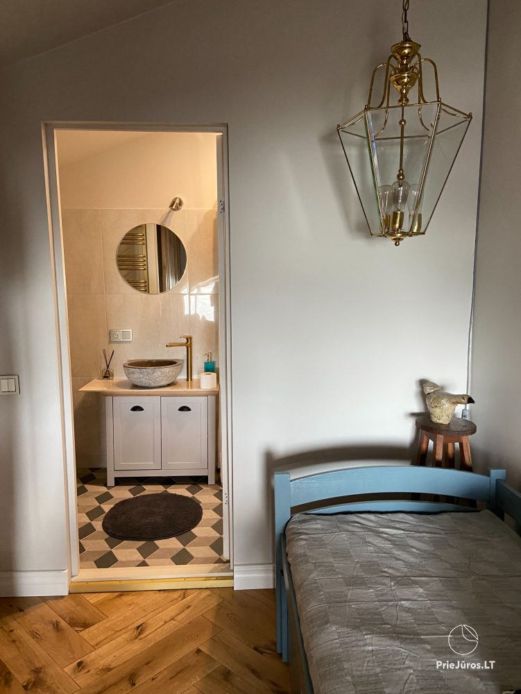 Stylowy apartament dla czterech osób w Pervalce nad brzegiem zalewu. Mieszkanie z tarasem dla dwóch osób w Juodkrante