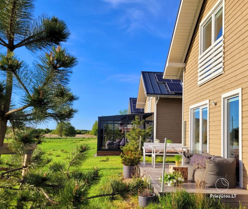 Dwa przytulne domy w Šventoji: SunnyHouse i Baltic Breeze House