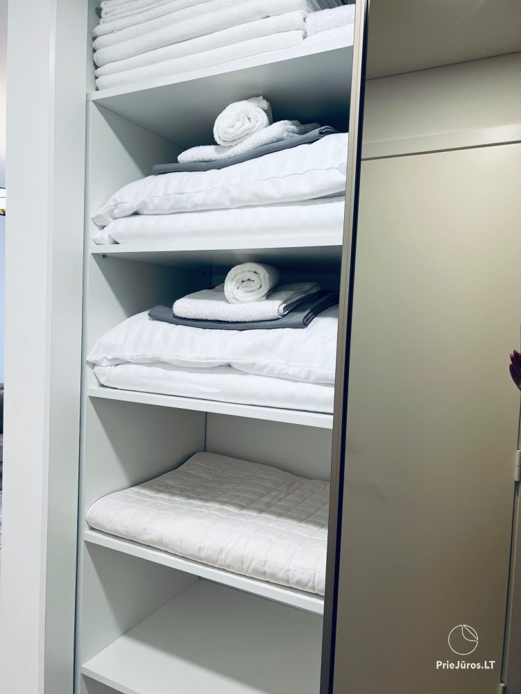 Nowe apartamenty do wynajęcia w Juodkrante z prywatnym parkingiem
