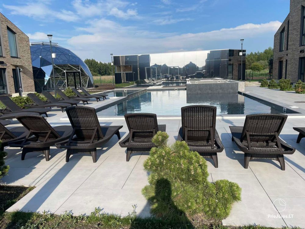 Domek z basenem, jacuzzi i łazienką na terenie prywatnym - 1