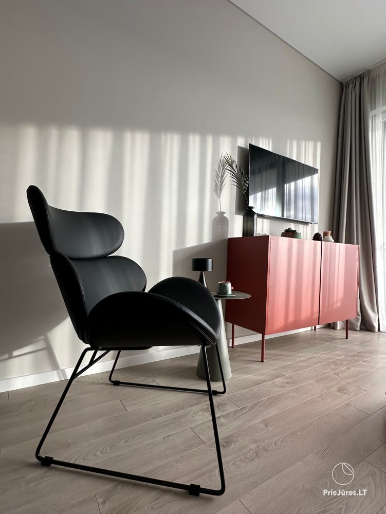 Studio Plush – Mano jura 2, Kunigiskiai