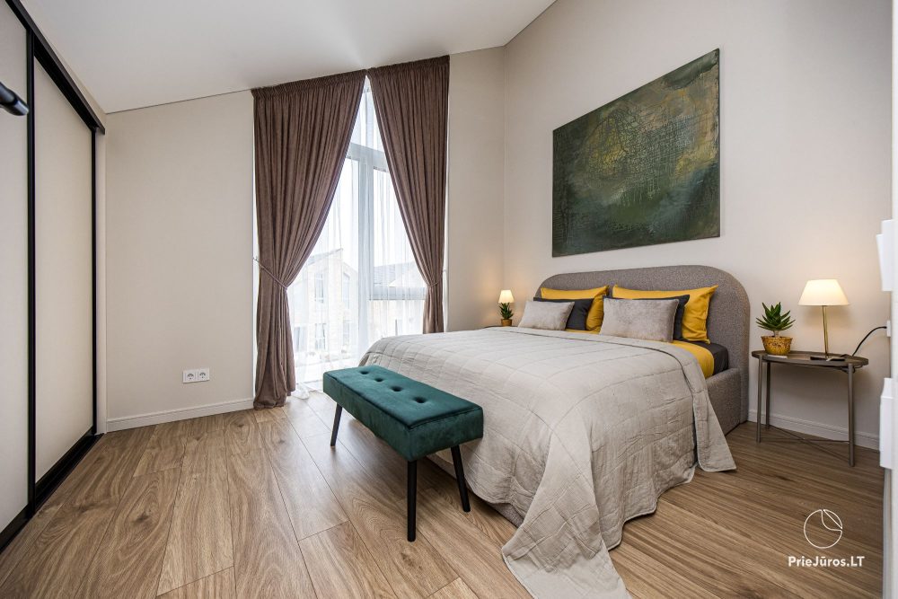 Lyrika home - w Monciškės - przestronny dom szeregowy z 2 sypialniami i tarasem dla czterech osób, w nowej dzielnicy J7 Beržas z basenami, saunami i grillem