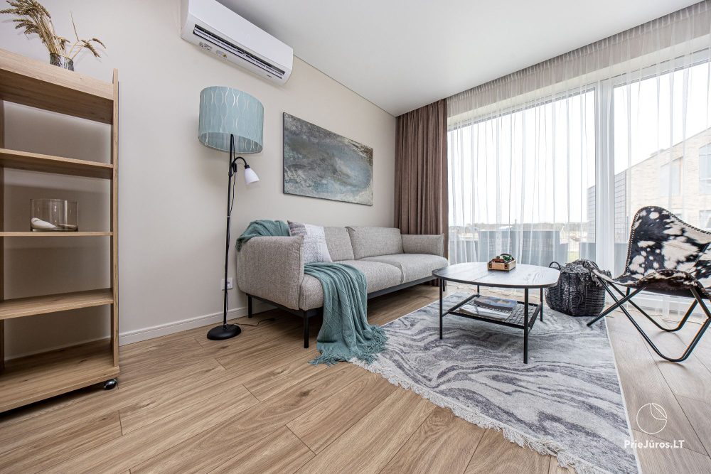Lyrika home - w Monciškės - przestronny dom szeregowy z 2 sypialniami i tarasem dla czterech osób, w nowej dzielnicy J7 Beržas z basenami, saunami i grillem