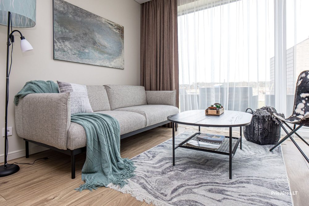 Lyrika home - w Monciškės - przestronny dom szeregowy z 2 sypialniami i tarasem dla czterech osób, w nowej dzielnicy J7 Beržas z basenami, saunami i grillem