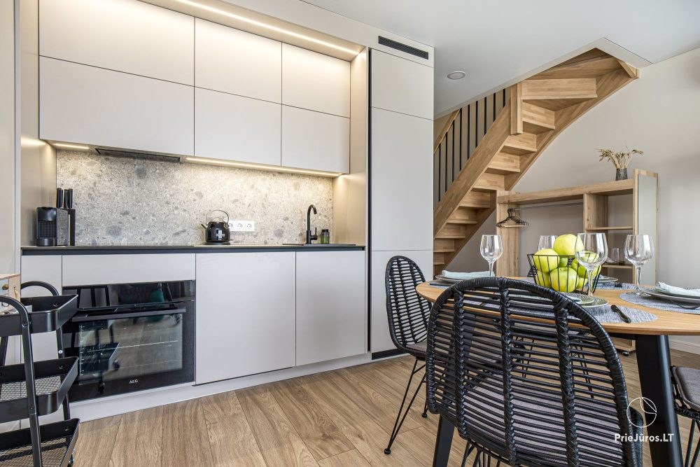 Lyrika home - w Monciškės - przestronny dom szeregowy z 2 sypialniami i tarasem dla czterech osób, w nowej dzielnicy J7 Beržas z basenami, saunami i grillem