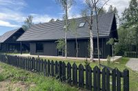Przestronny (80 m2) dom z trzema sypialniami w Sventoji. Dla 2-3 rodzin, do 10 osób