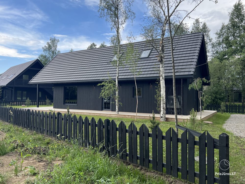 Przestronny (80 m2) dom z trzema sypialniami w Sventoji. Dla 2-3 rodzin, do 10 osób - 1