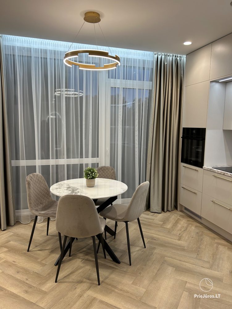 Apartamenty parkowe w centrum Kłajpedy. Nowe, przytulne mieszkanie 3-pokojowe z widokiem na jezioro, blisko Starego Miasta.