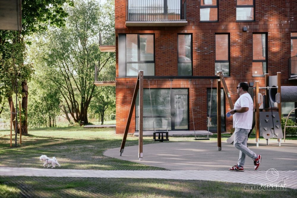 Apartamenty parkowe w centrum Kłajpedy. Nowe, przytulne mieszkanie 3-pokojowe z widokiem na jezioro, blisko Starego Miasta.