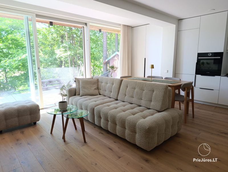 Apartamenty „SAMANOTA” w Juodkrantė. Z tarasem i dziedzińcem