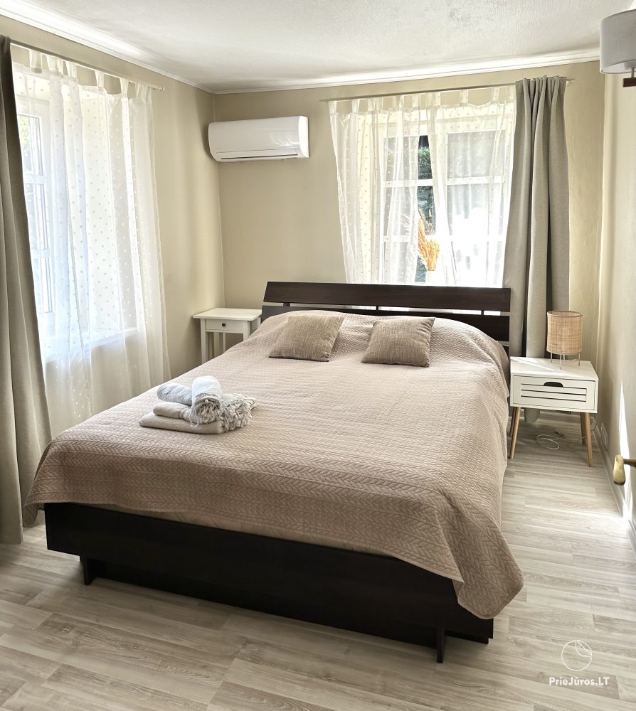 2 pokojowe mieszkanie w centrum Nidy z prywatnym ogrodem