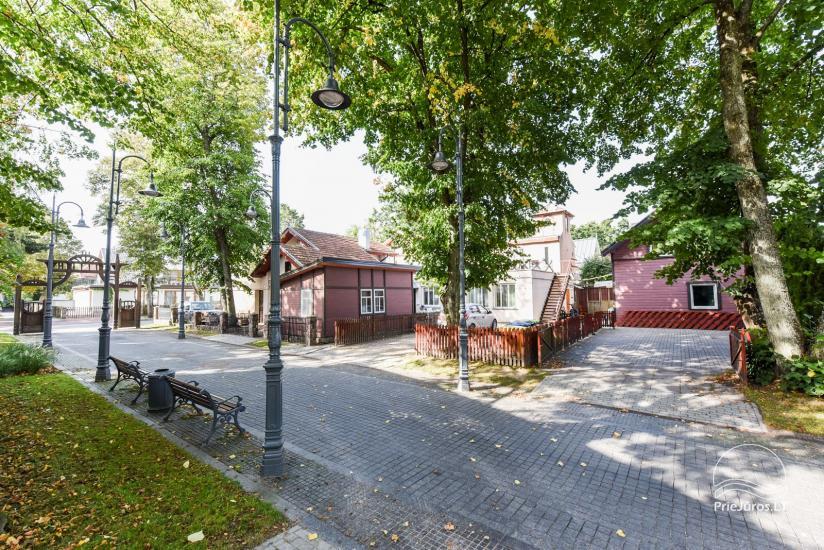 Pokoje, mieszkania, domek w centrum Połągi. Oddzielne wejścia z podwórza, wszystkie udogodnienia - 1