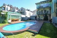 Apartamenty Willa Marta z odkrytym basenem. 350 metrów do morza, las sosnowy, rowery za darmo!