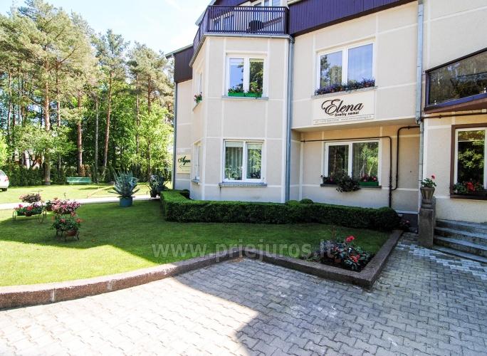 Dom gościnny w Połądze „Elena” w spokojnej okolicy, obok lasku sosnowego.