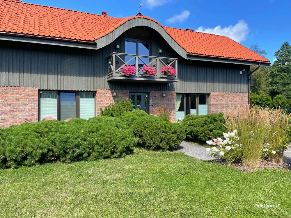 Apartamenty z tarasami, pokoje dwuosobowe w Połądze – willa „KIRAS” 400 m do morza