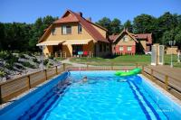 "Villa Vanilla" - nowocześnie urządzone pokoje ze wszystkimi udogodnieniami do wynajęcia w Karkle. 2 baseny, zaledwie 250 metrów od morza!