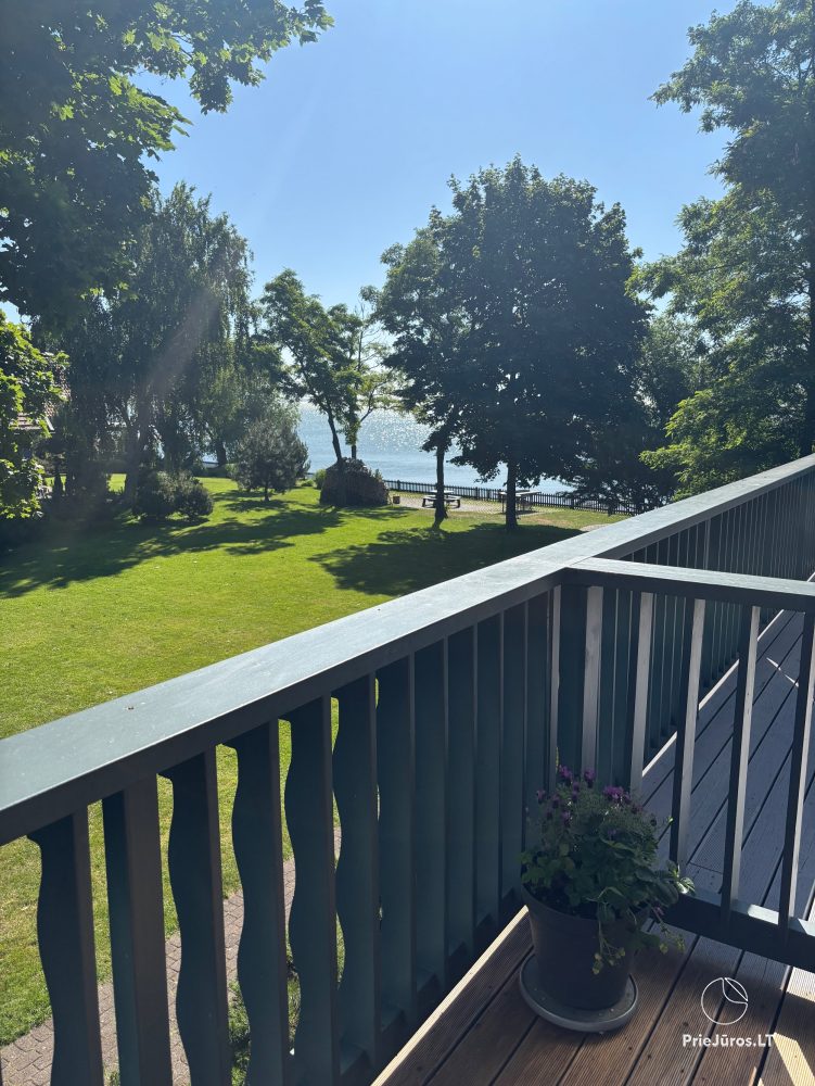 Apartament w Preila na brzegu Mierzei Kurońskiej, balkon z widokiem na lagunę