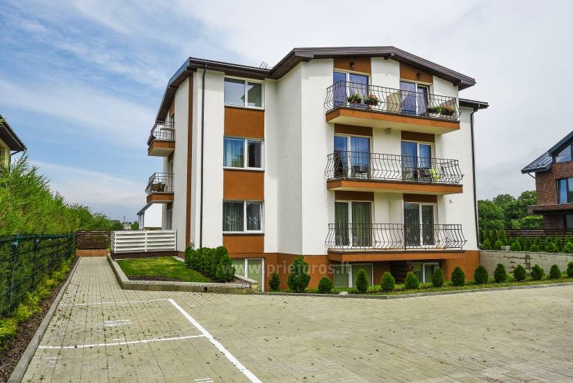 Mieszkanie w Palanga 300 m do plaży. Duży balkon, ogrodzony teren - 1