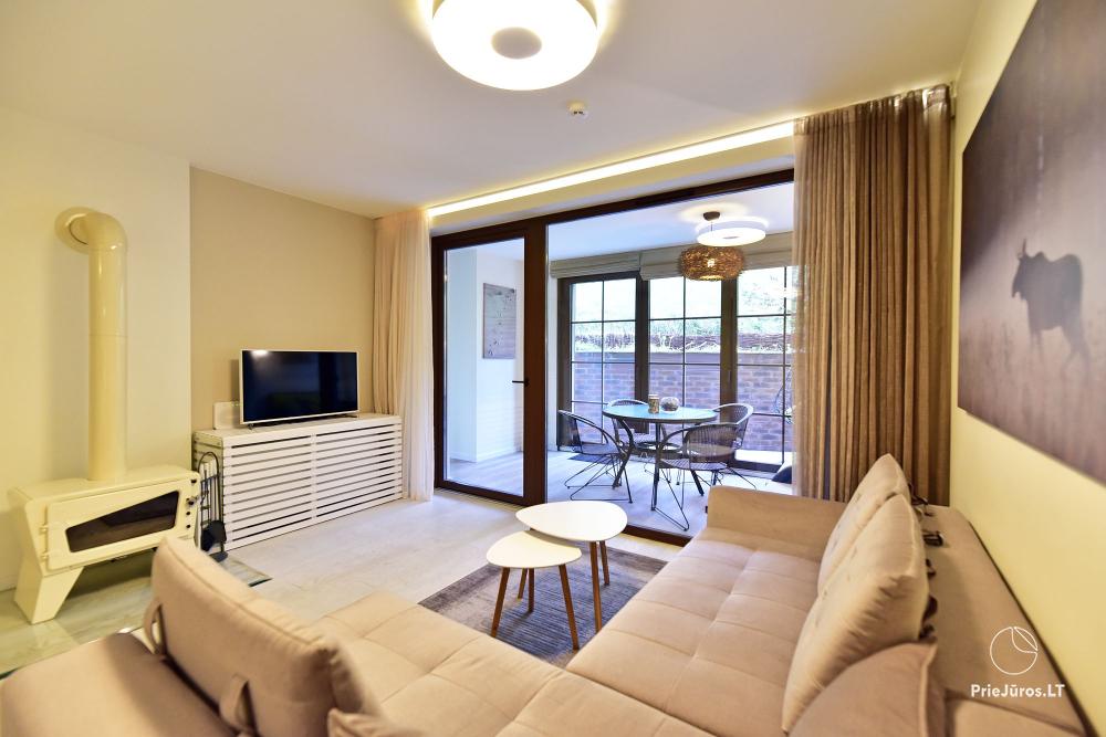 Nowy przestronny apartament Nidos Vilnelė z tarasem i bezpłatnym miejscem parkingowym w Nidzie