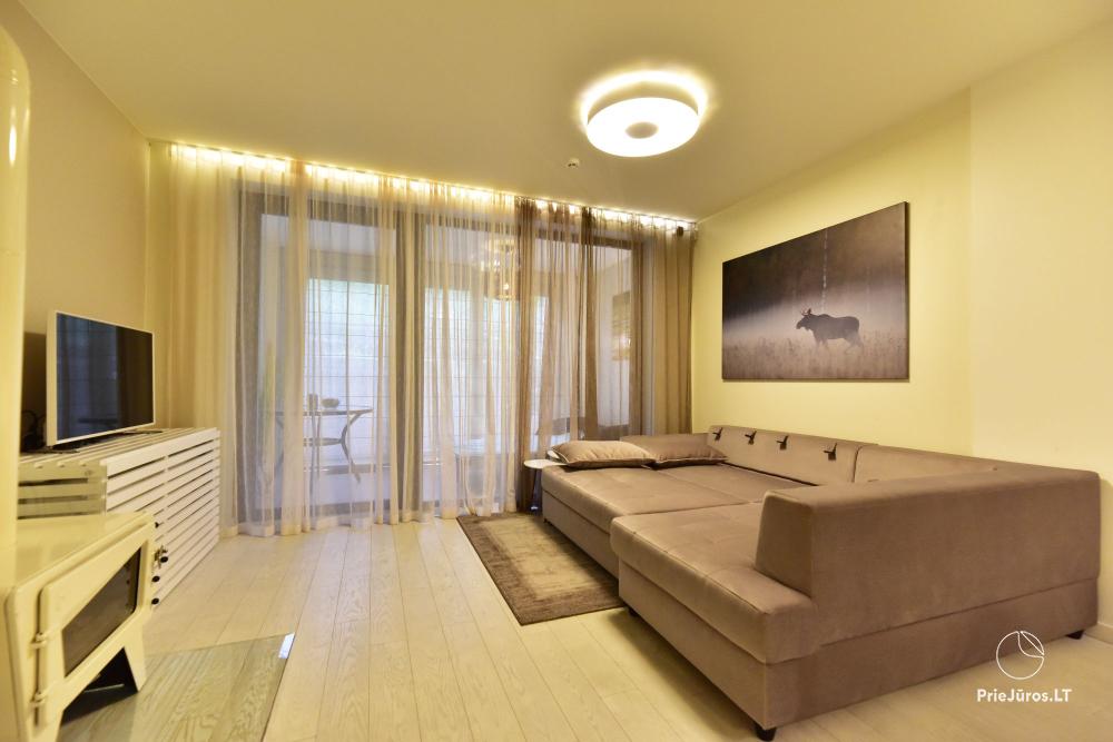 Nowy przestronny apartament Nidos Vilnelė z tarasem i bezpłatnym miejscem parkingowym w Nidzie