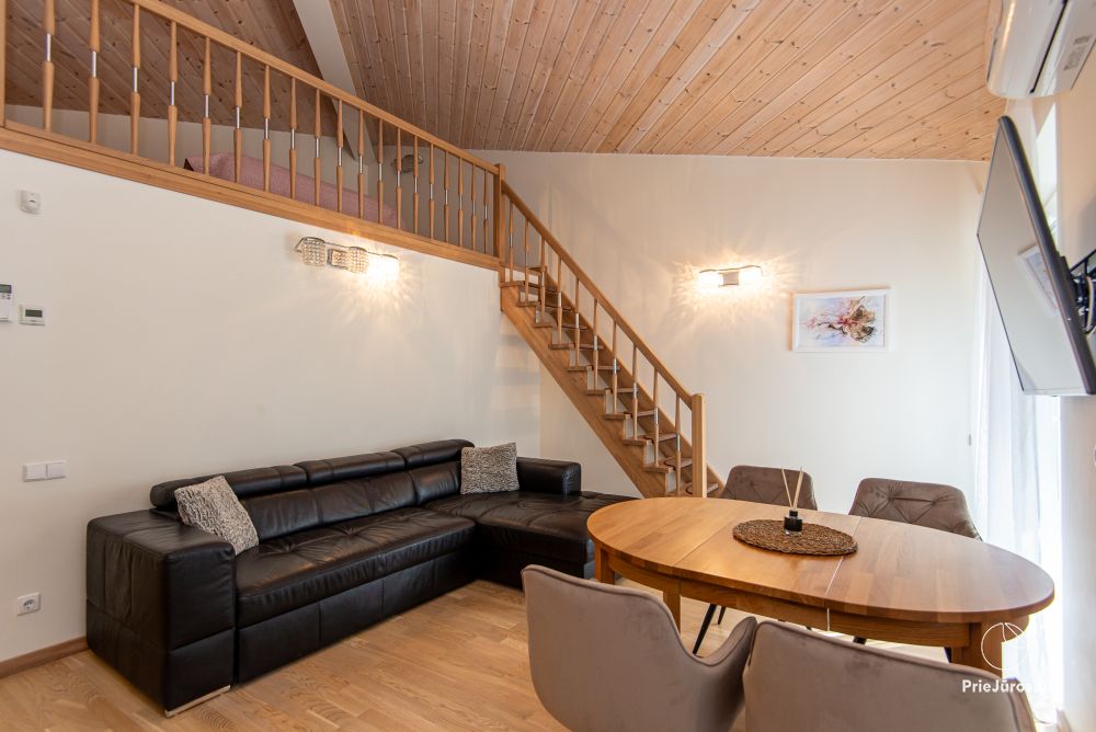 Apartamenty w Kunigiškiai. Taras z widokiem na las sosnowy, 200 m od morza
