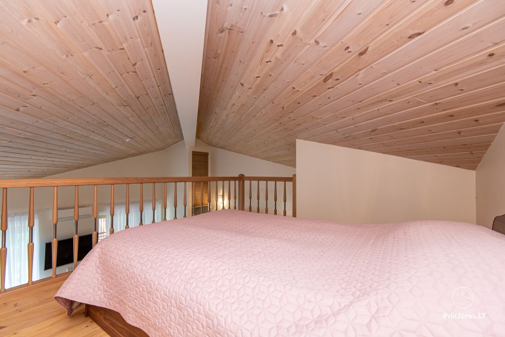 Apartamenty w Kunigiškiai. Taras z widokiem na las sosnowy, 200 m od morza