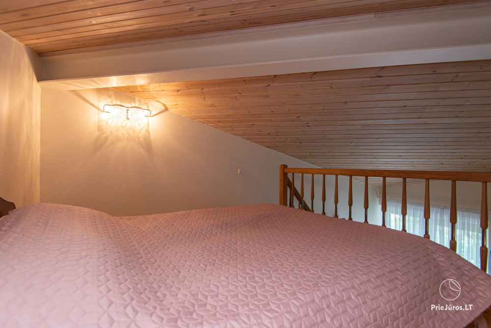 Apartamenty w Kunigiškiai. Taras z widokiem na las sosnowy, 200 m od morza