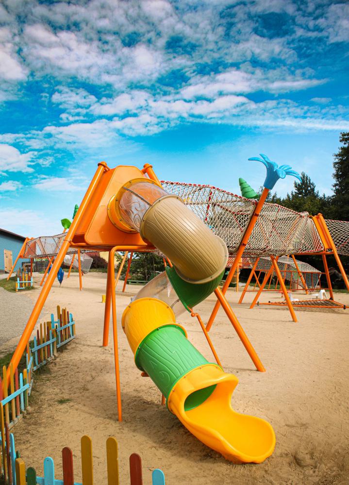 Park Dinozaurów DINO.LT Radailiai w kompleksie "Radailių dvaras" niedaleko Kłajpedy