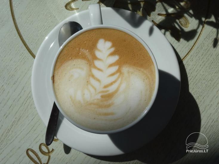Café o lé - na brzegu morza - 52