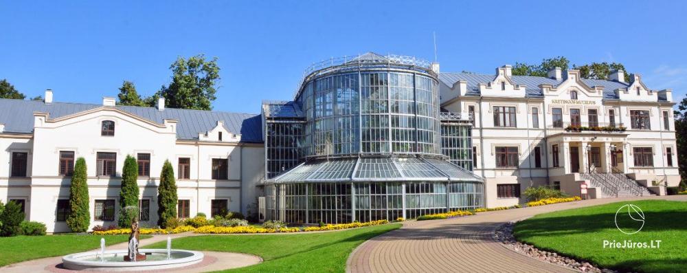 Muzeum Kretinga z ogrodem zimowym, parkiem, dworkiem wodnym - 1