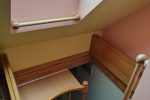 Inne mieszkanie na trzecim piętrze: 1 pokój, mini kuchnia, prysznic, WC. - 3