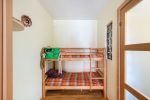 Jednopokojowy apartament na parterze z osobnym wejściem i tarasem (2+2) - "Zefir"